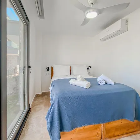 Sea View House W Balcony 3 Min To In Milas Villa Bogazici