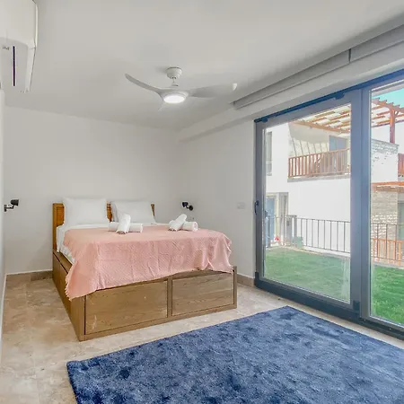 Sea View House W Balcony 3 Min To In Milas Villa Bogazici